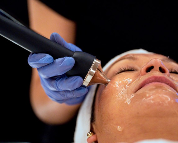 Facial hidratante con biolifting